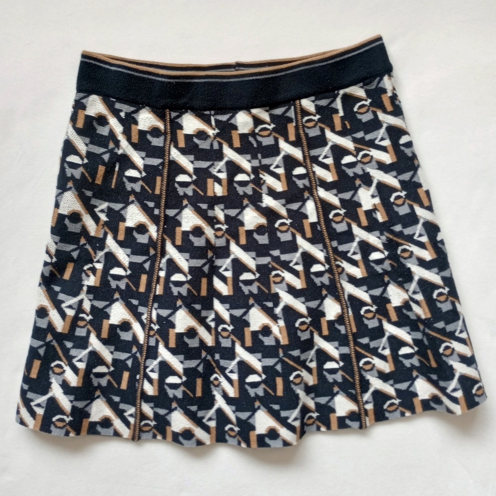 Stylish Geometric Patterned Skirt